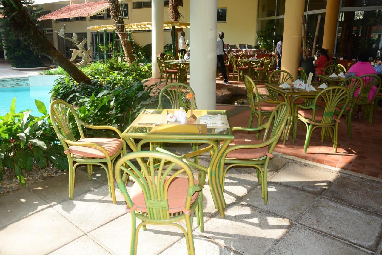 Golf Course Hotel Kampala Extérieur photo