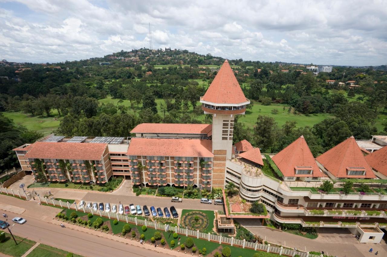 Golf Course Hotel Kampala Extérieur photo