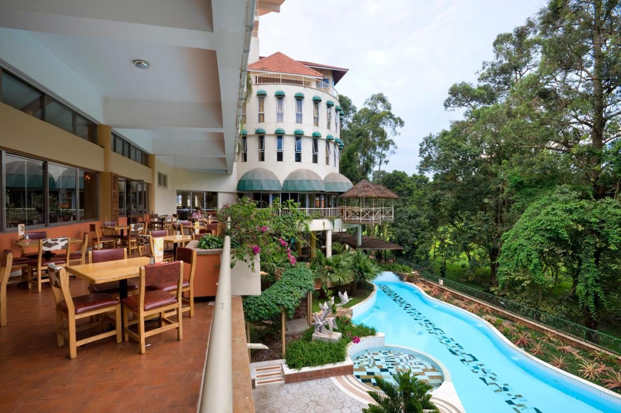 Golf Course Hotel Kampala Extérieur photo