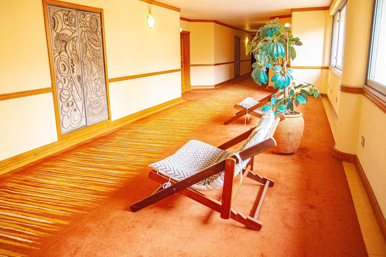 Golf Course Hotel Kampala Extérieur photo