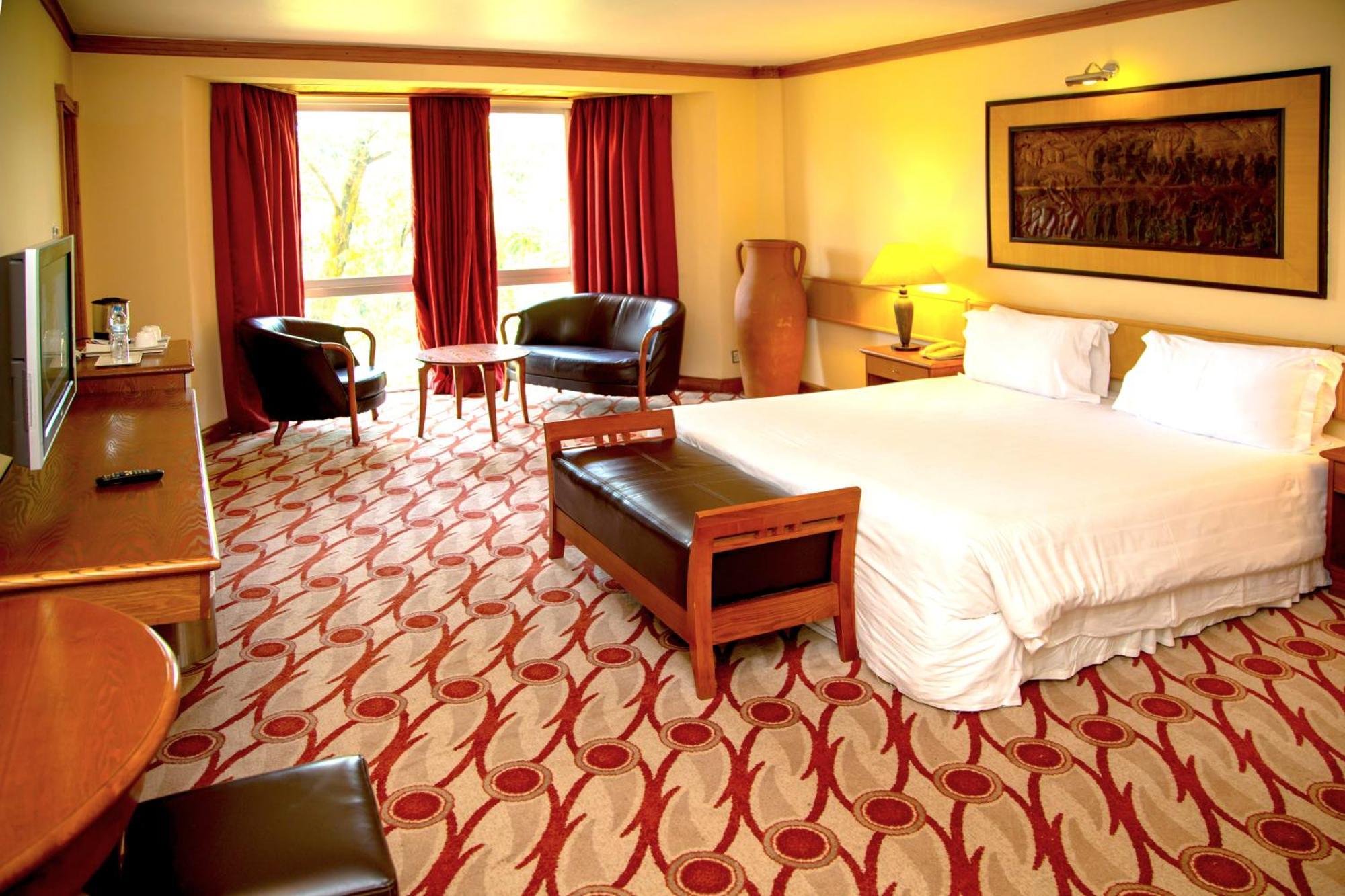 Golf Course Hotel Kampala Extérieur photo