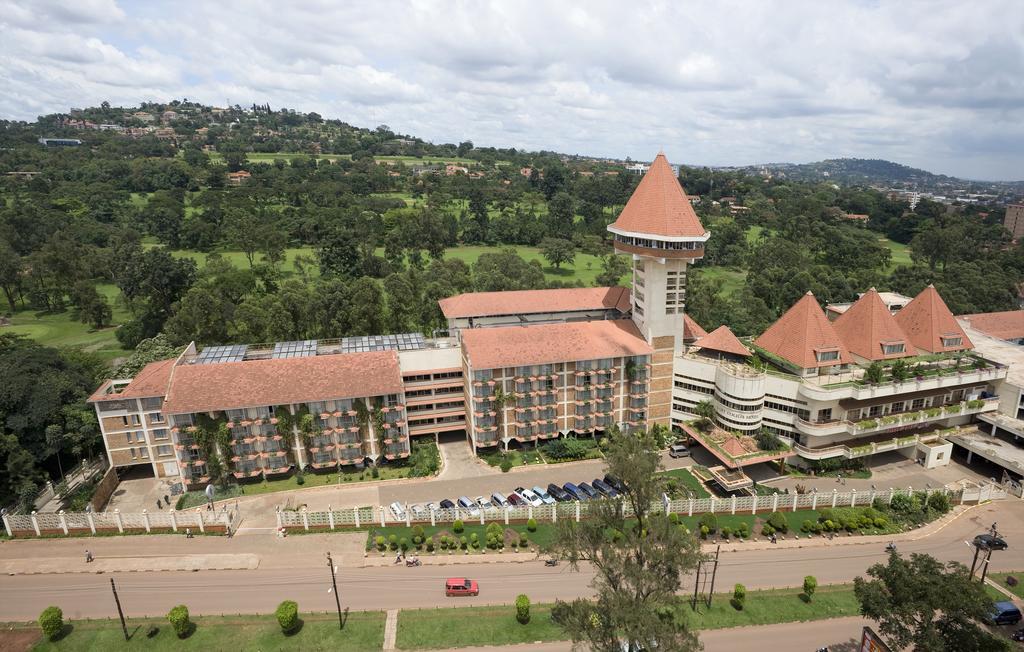Golf Course Hotel Kampala Extérieur photo